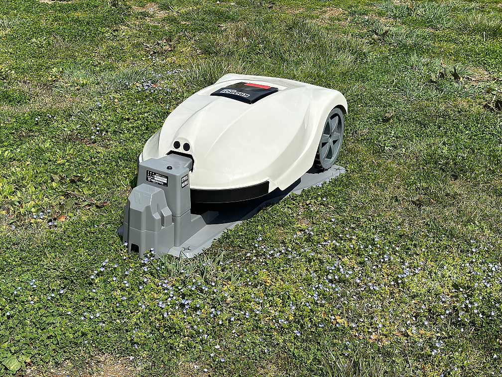 和同産業 ロボットで雑草刈り クロノスの走破性など披露